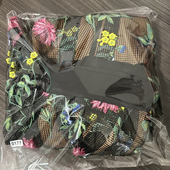 NWT! White House Black Market Embroidered Fit & Flare Skirt - Picture 6 of 6